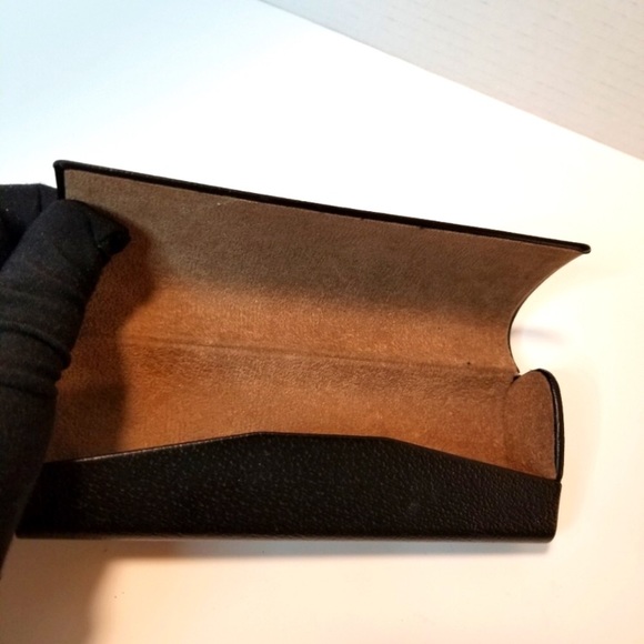 Authentic Burberry Hard Glasses Case - Picture 3 of 3